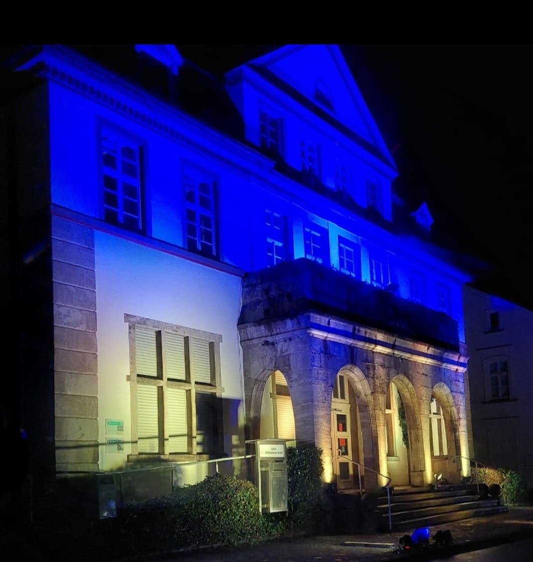 rathaus_ukrainefarben